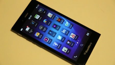 BlackBerry Z3 được bán ra tại Vĩnh Phát hôm nay